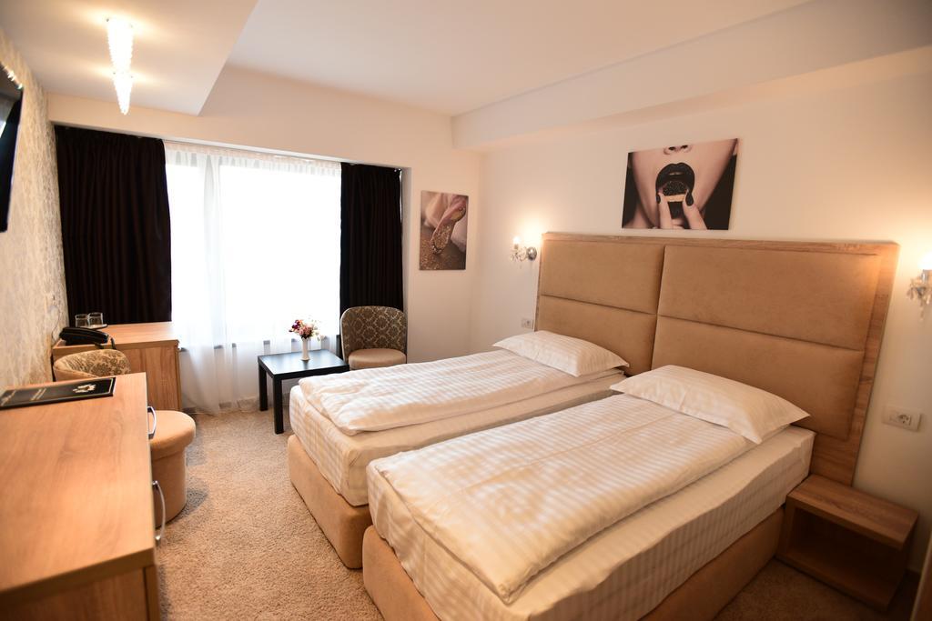 La Rocca Boutique Hotel Craiova Exterior photo