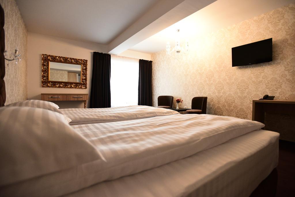 La Rocca Boutique Hotel Craiova Exterior photo