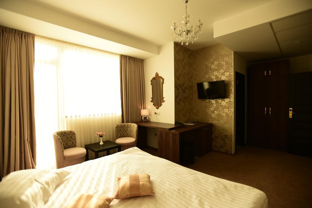 La Rocca Boutique Hotel Craiova Room photo
