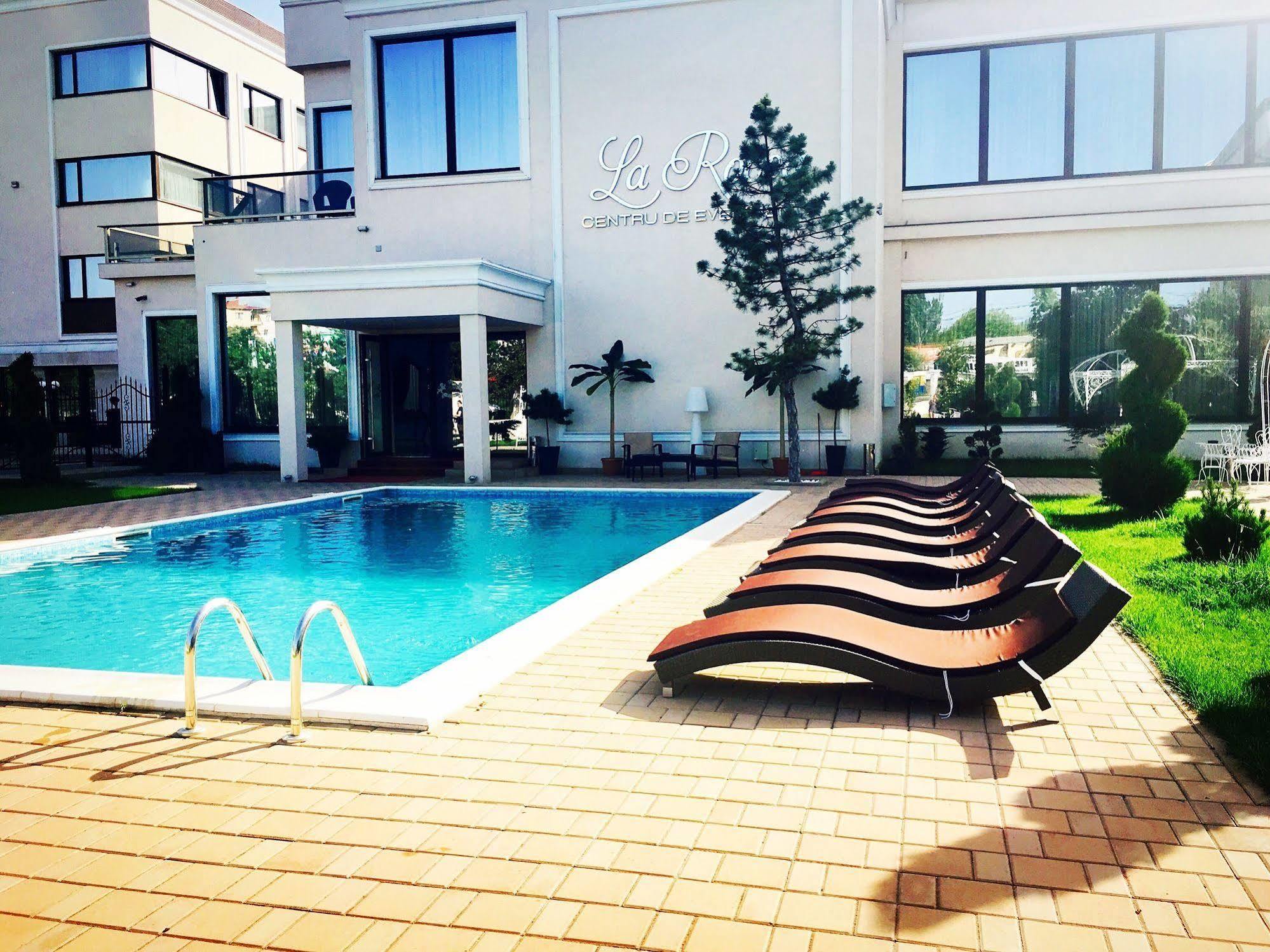 La Rocca Boutique Hotel Craiova Exterior photo