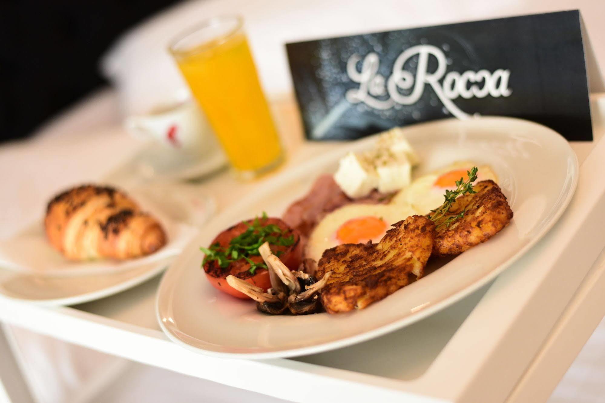 La Rocca Boutique Hotel Craiova Exterior photo