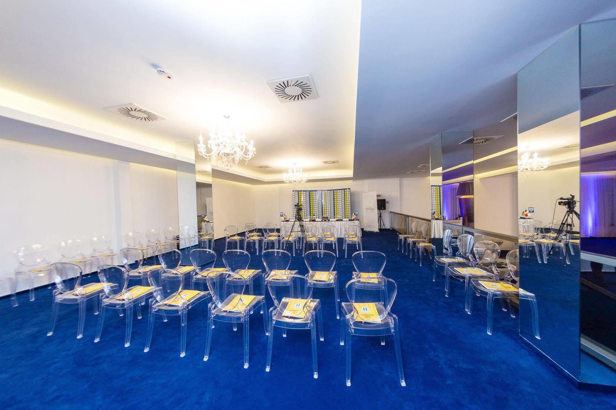 La Rocca Boutique Hotel Craiova Exterior photo